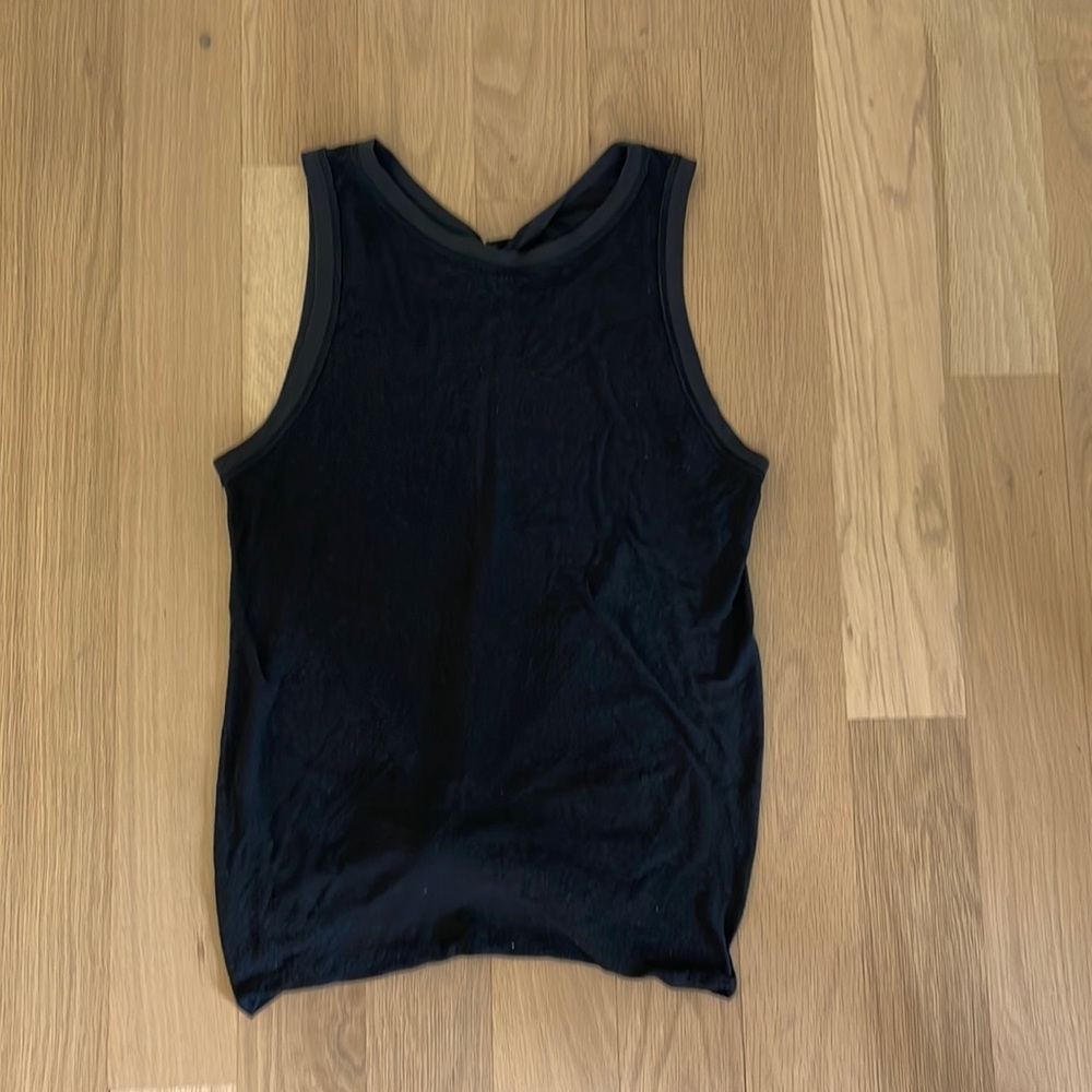 Lululemon open-back black tank